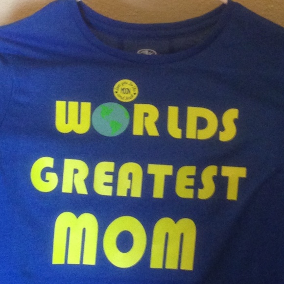 Worlds Greatest Mom T Shirt - Picture 1 of 1